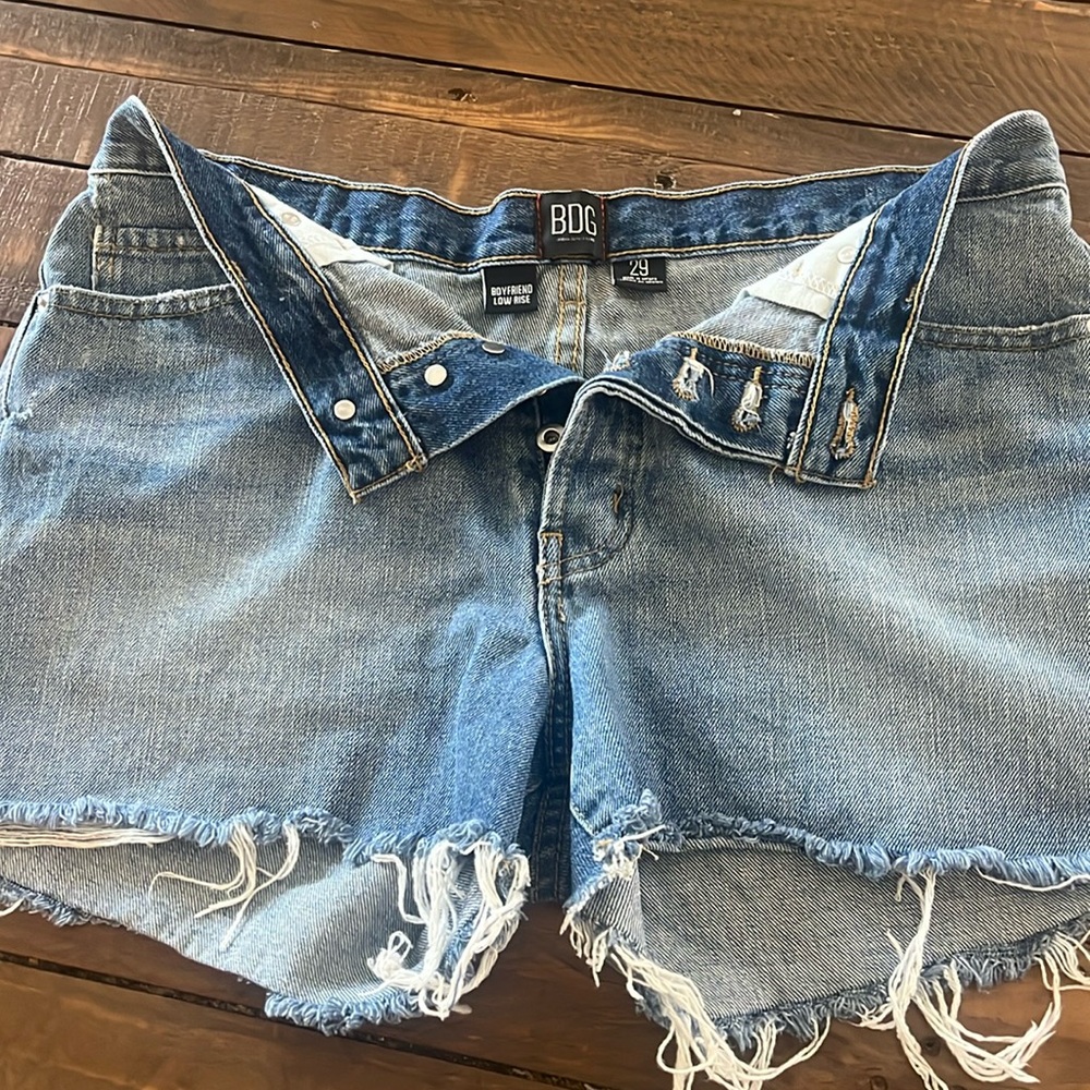 Urban Outfitters BDG boyfriend rise cutoff Jean shorts size 29